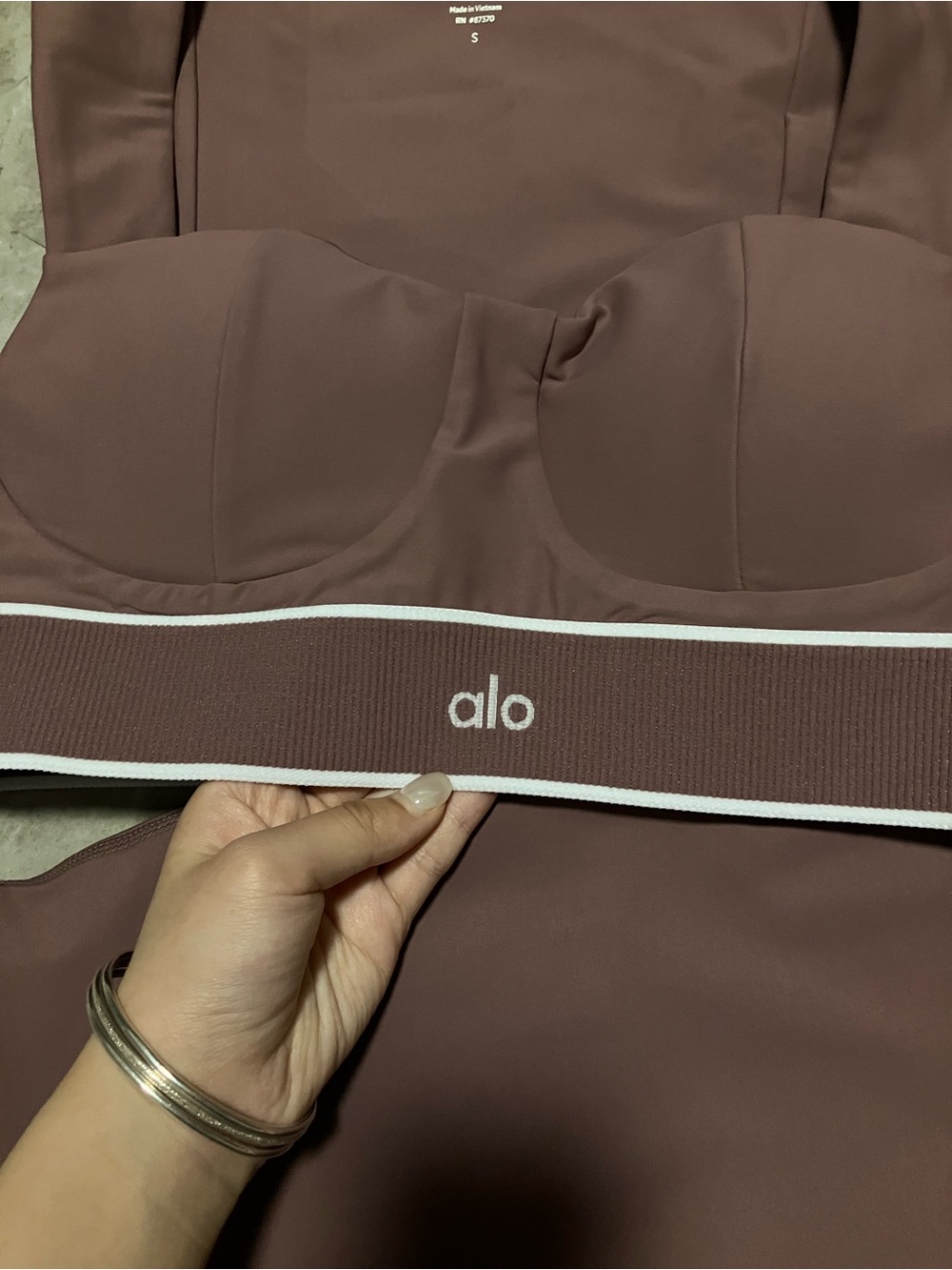 ALO Yoga Mauve Brown Sports Bra with White Trim - Picture 5 of 6